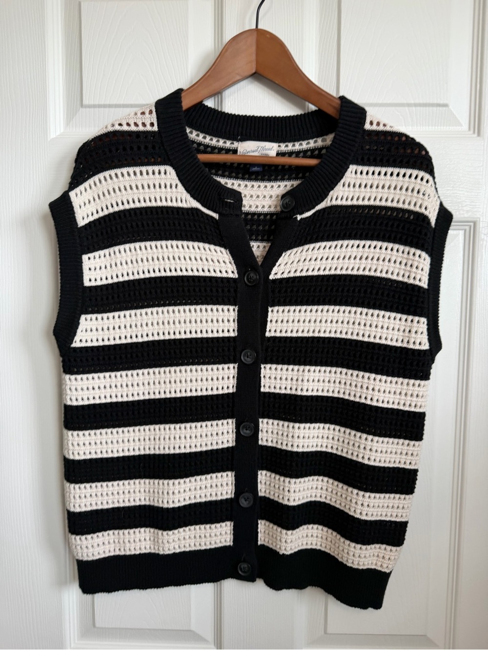 Universal Thread Black and White Crochet Button Cardigan Vest